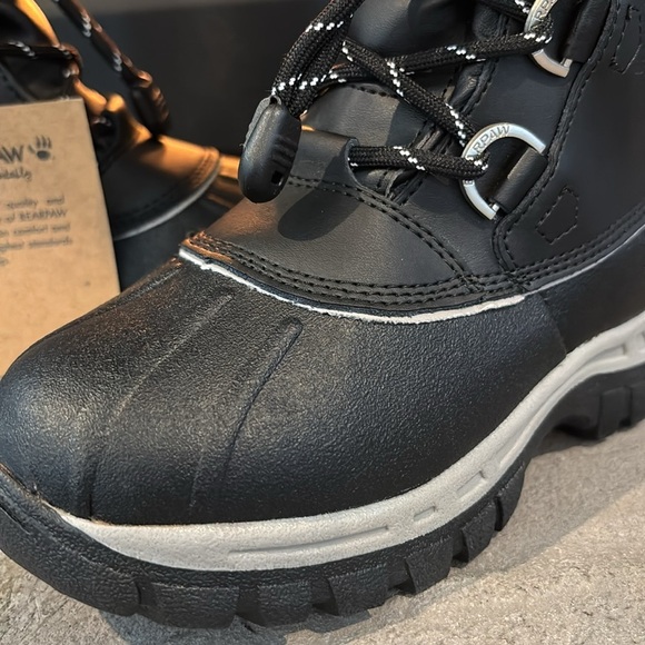 BEARPAW Kelly Youth Waterproof winter/snow boots,sheepskin lined,rugged sole - Picture 2 of 12